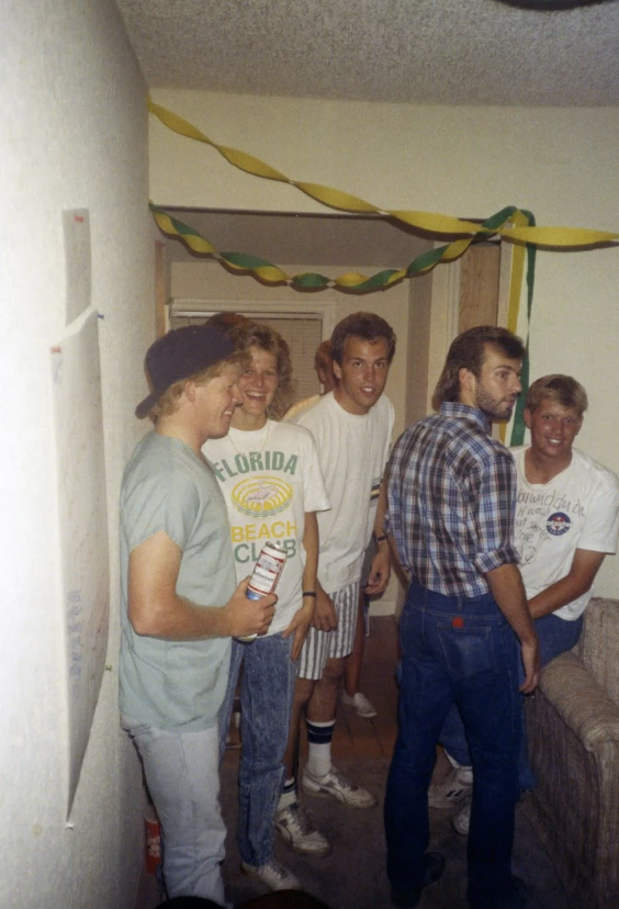 20 Totally Tubular Photos From '80s College Parties